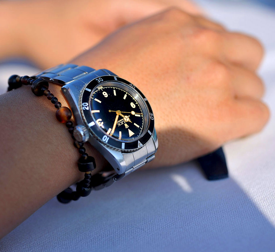 Passion-2011-Rolex-Submariner-Reference-6200-Wrist-Shot.jpg