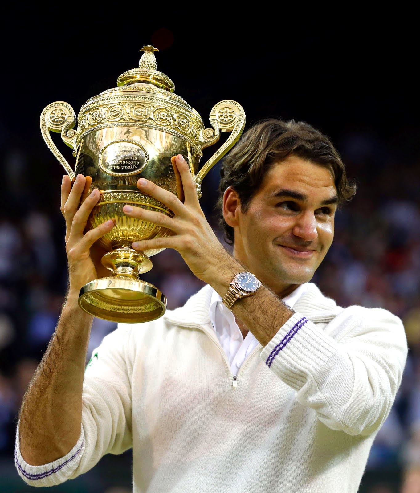 Roger-Federer-Wins-Wimbledon-2012-Rolex-Day-Date-Holding-Up-Trophy.jpg