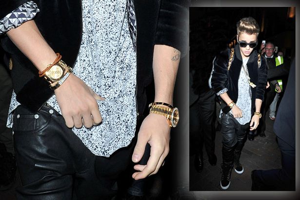 justin%20bieber%20wears%20two%20watches%20main-1744213.jpg