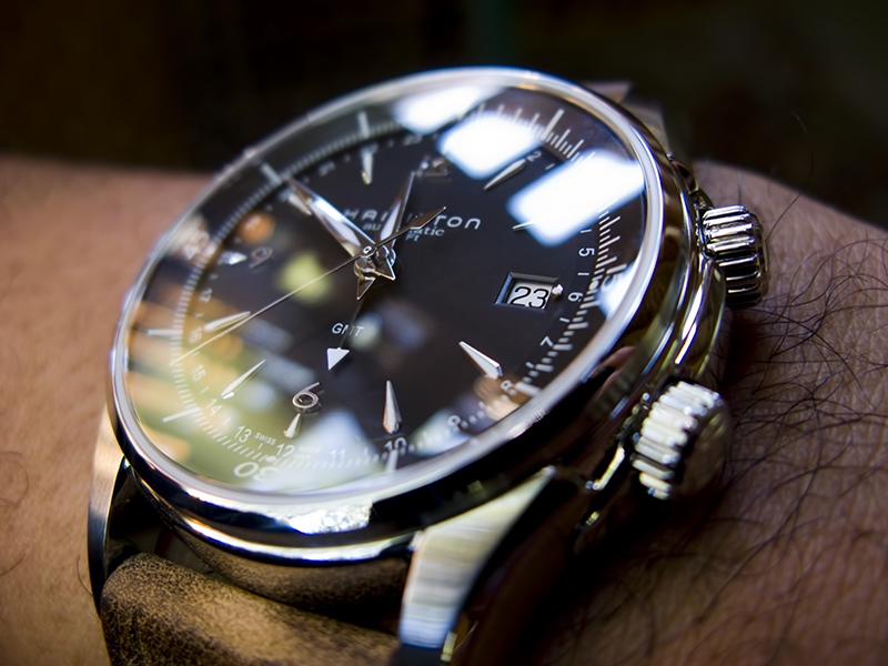 Hamilton_Jazzmaster_GMT_jaw_02-vi.jpg