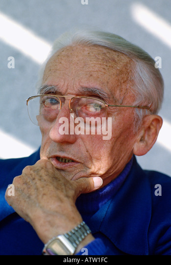 french-marine-explorer-jacques-cousteau-atw1fc.jpg