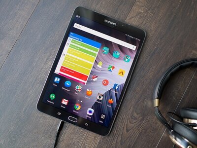 galaxy-tab-s2-8-headphones.jpg galaxy-tab-s2-8-headphones.jpg