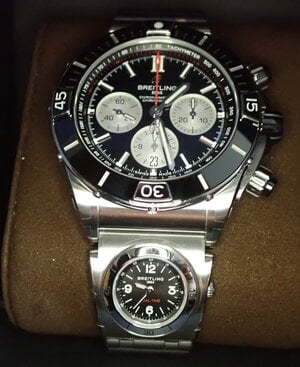 Breitling Super Chronomat 44 UTC 01.jpg