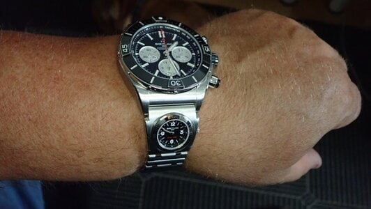 Breitling Super Chronomat 44 UTC 03.jpg