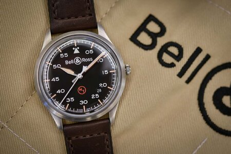 Bell-and-Ross-Vintage-BR-V1-92-Military-6.jpg