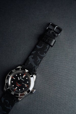 squale-1545-sekvens-rem-straps-collaboration-3.jpg