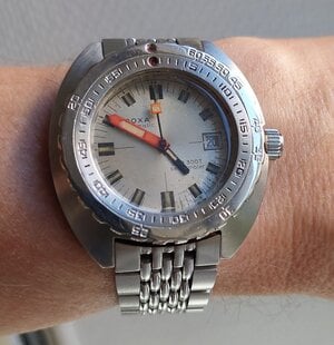 doxa_vintage_searambler_ds_crown_1.jpg