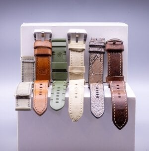 PAM1392straps.JPG PAM1392straps.JPG