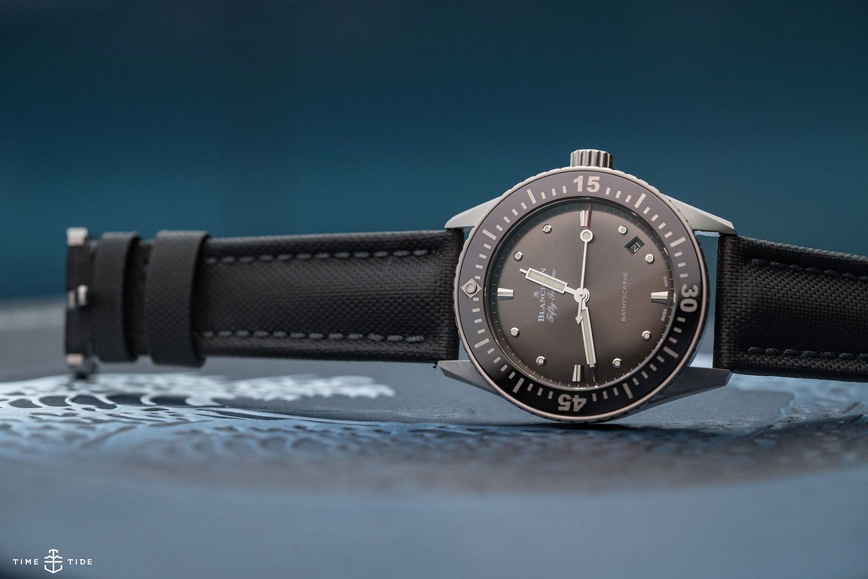 Blancpain-Bathyscaphe-38mm-4-845x564@2x.jpg