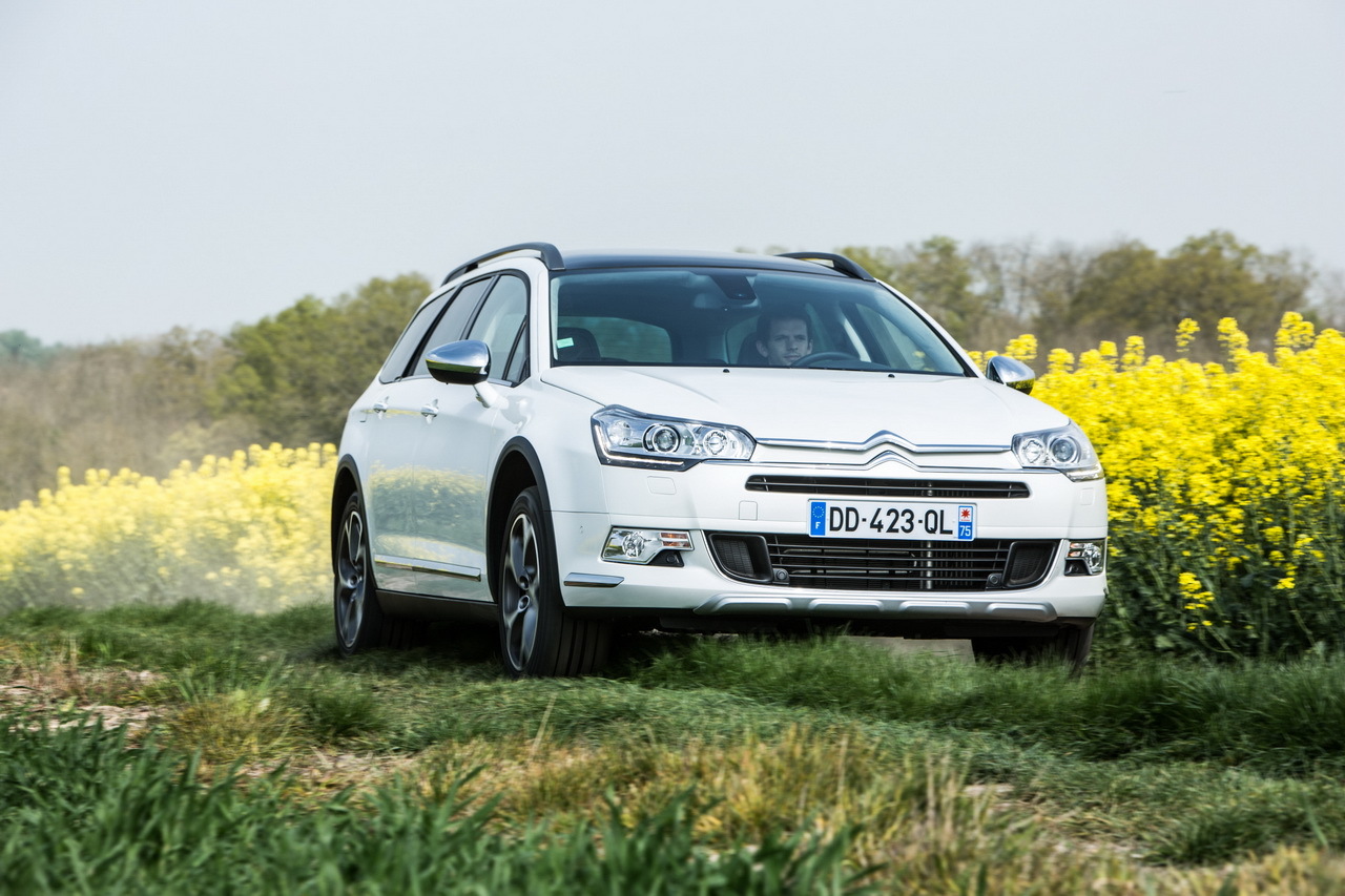 Citroen-C5-CrossTourer-HDi-160-2014_12.jpg