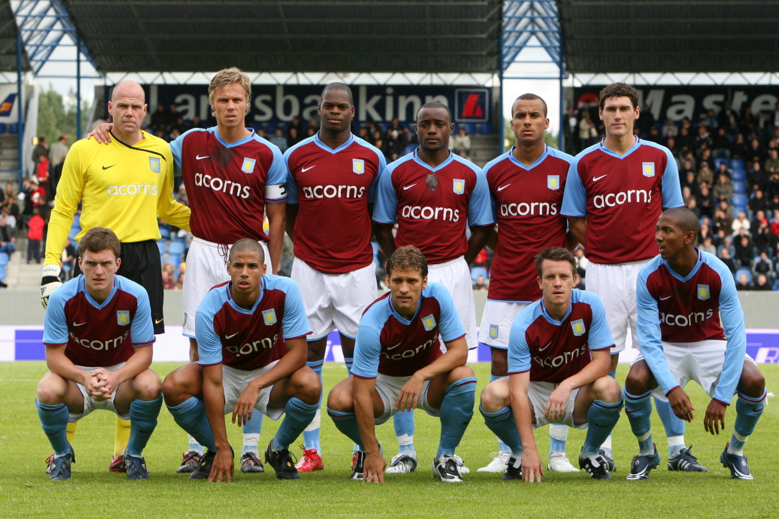 Aston_Villa_team_vs_FH_August_2008.jpg