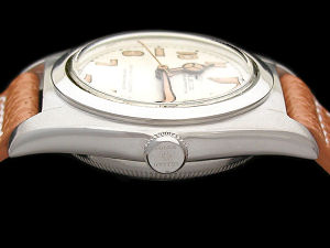 rolex_oyster_perpetual_bubbleback_signed_side.jpg